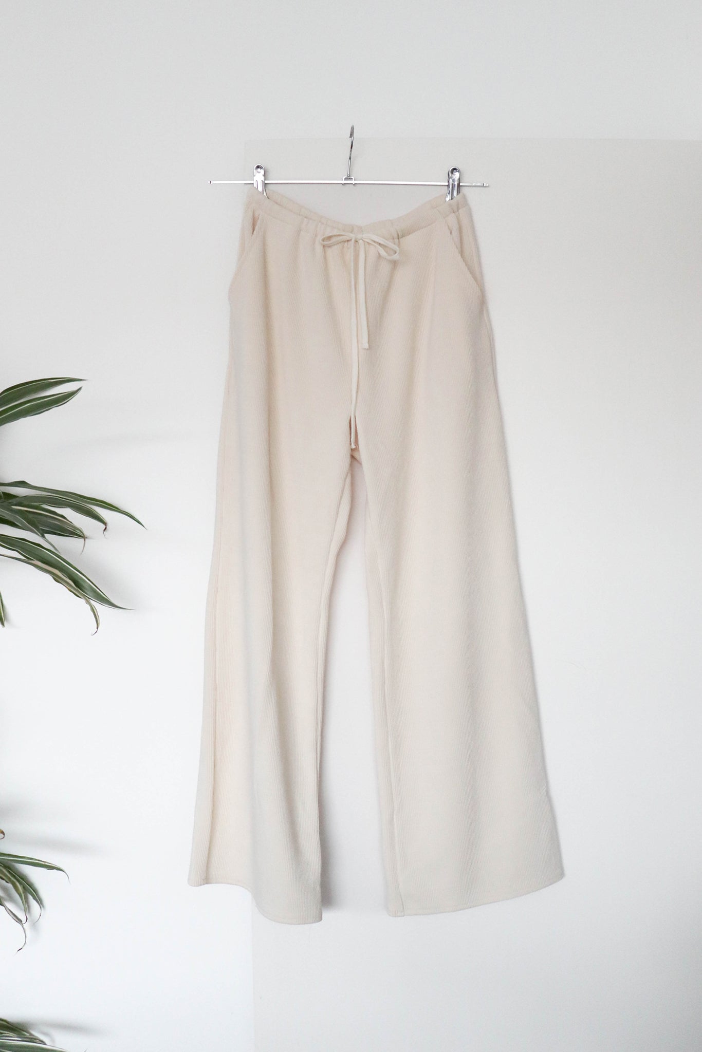 'Michèle' Pantalon décontracté en fine velours côtelé - Crème