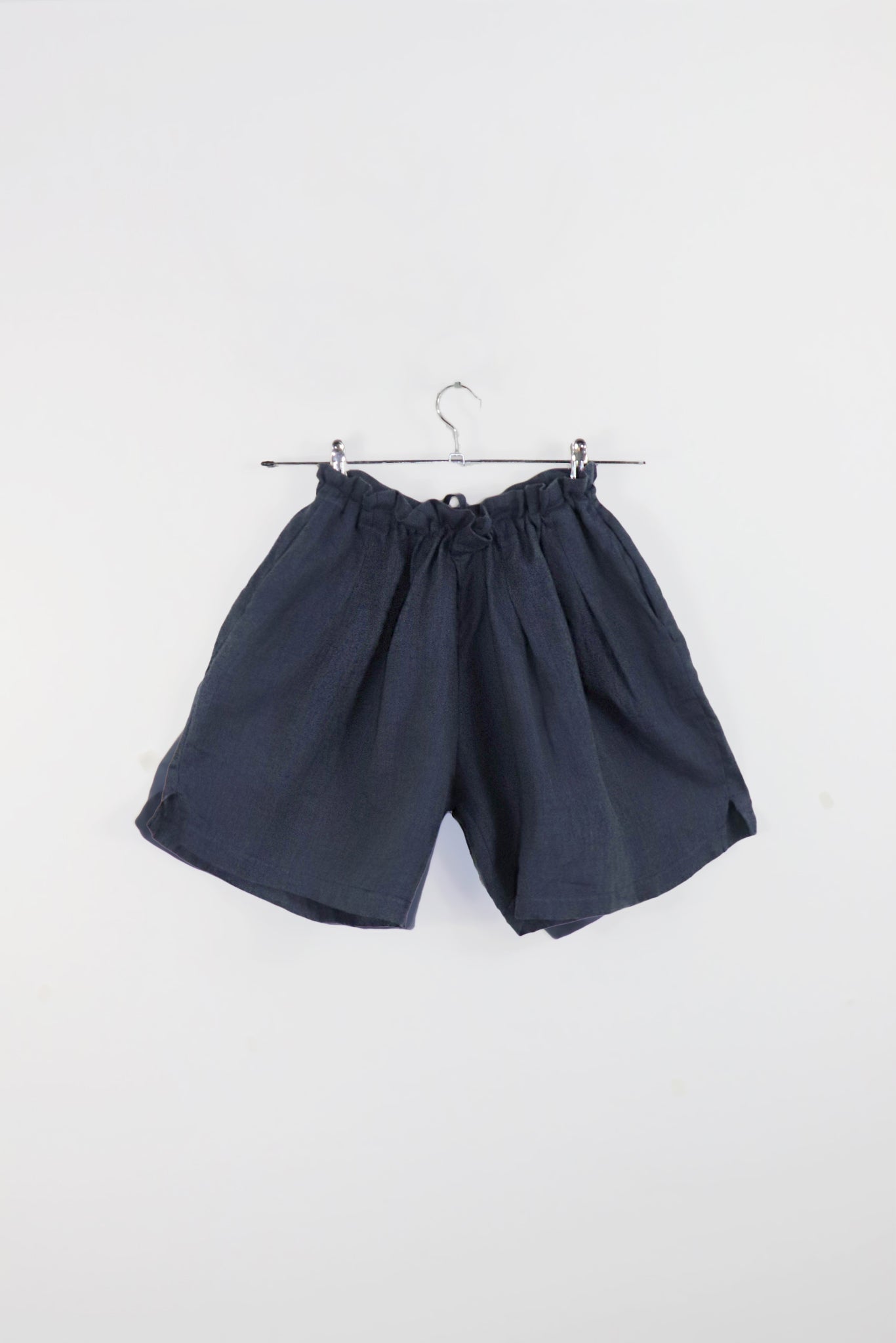 'lucie' Pleated Linen Shorts - Navy 